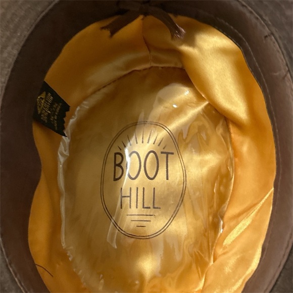 Tan and Brown Western Cowboy Hat W/ 70’s Decorative Distressed Band. - Picture 2 of 8